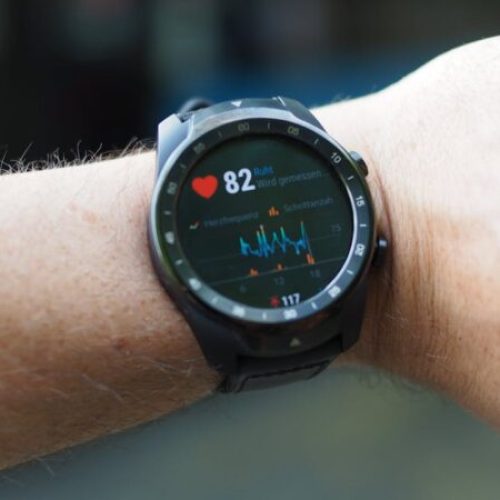 Smartwatches e Saúde: Como Esses Dispositivos Estão Revolucionando o Monitoramento Médico