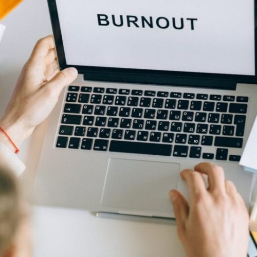 Saúde Mental no Trabalho: Construindo Equilíbrio em um Mundo Profissional Exigente